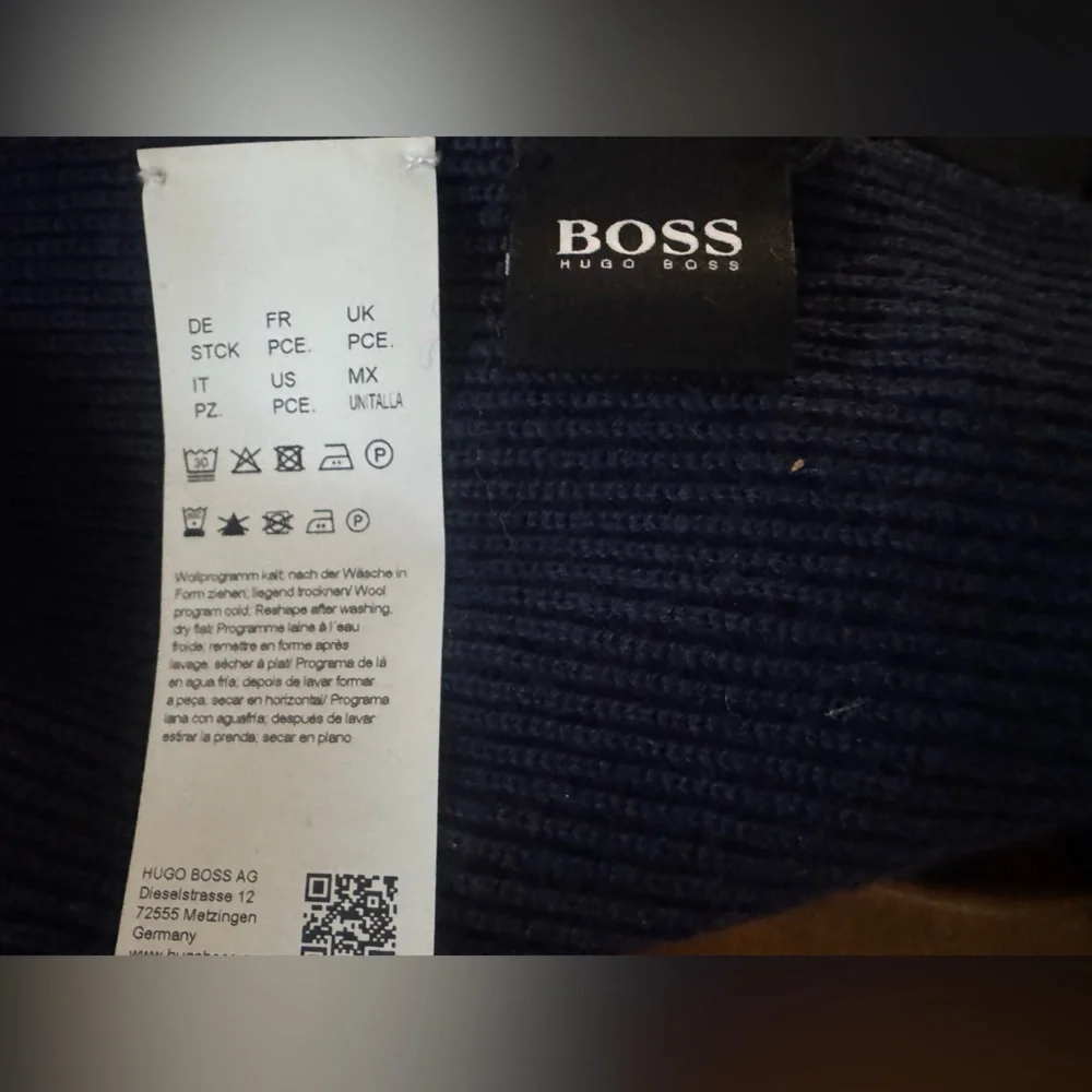 NWT Hugo Boss Nebbio Logo Wool-Blend Logo Knit Scarf Dark Blue | Unisex Navy